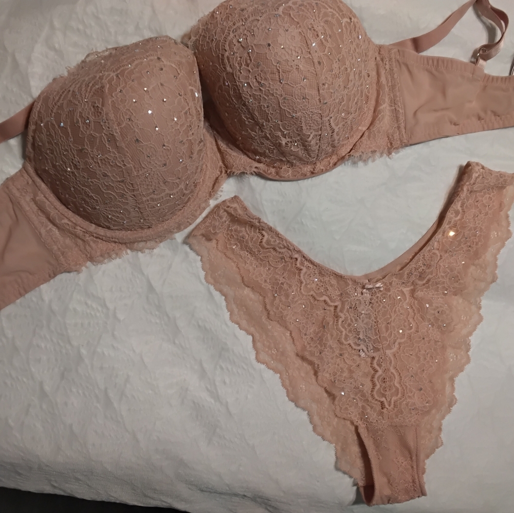 Victoria's Secret Dream Angels Lined Demi Bra & Panties Set - 38DDD - L/XL - Picture 5 of 11
